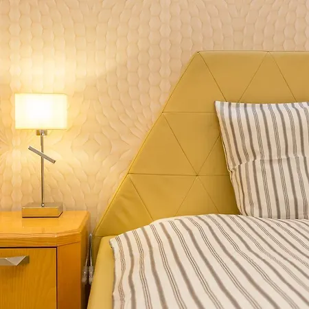 Famousali Luxury Suites Budapest