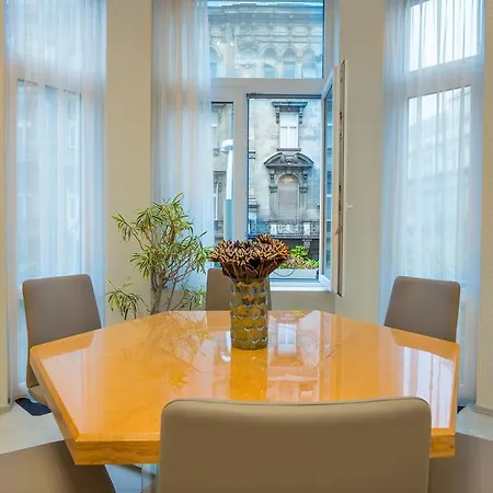 Apartment Famousali Luxury Suites Budapest