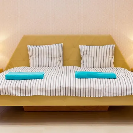 Apartment Famousali Luxury Suites