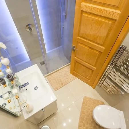 Famousali Luxury Suites Apartment Budapest