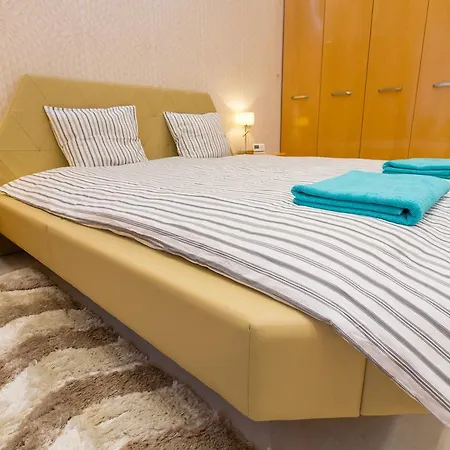 Apartment Famousali Luxury Suites Budapest