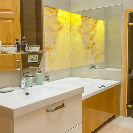 Famousali Luxury Suites * Budapest